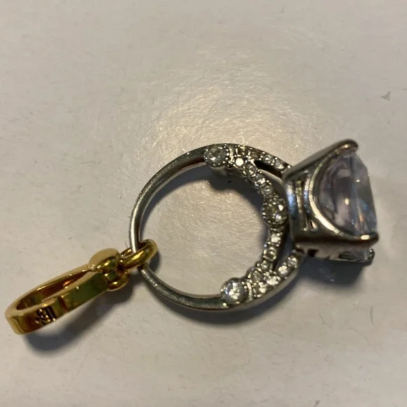 Engagement diamond ring charm. - Picture 2 of 5